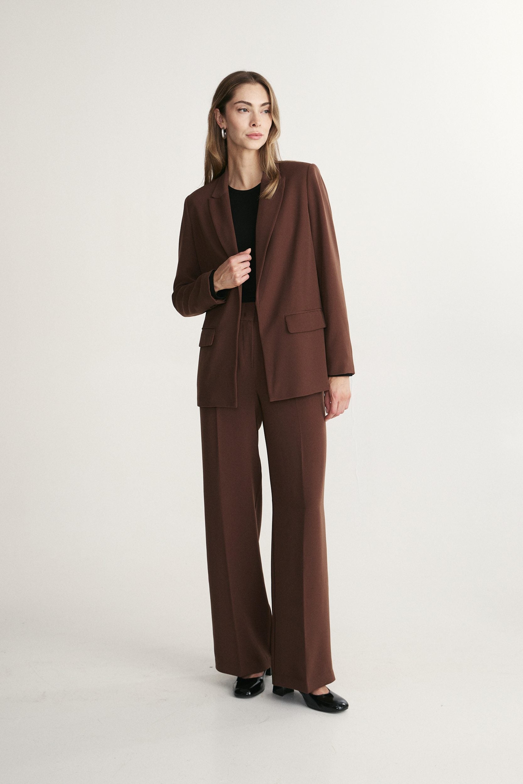 Fluid straight blazer