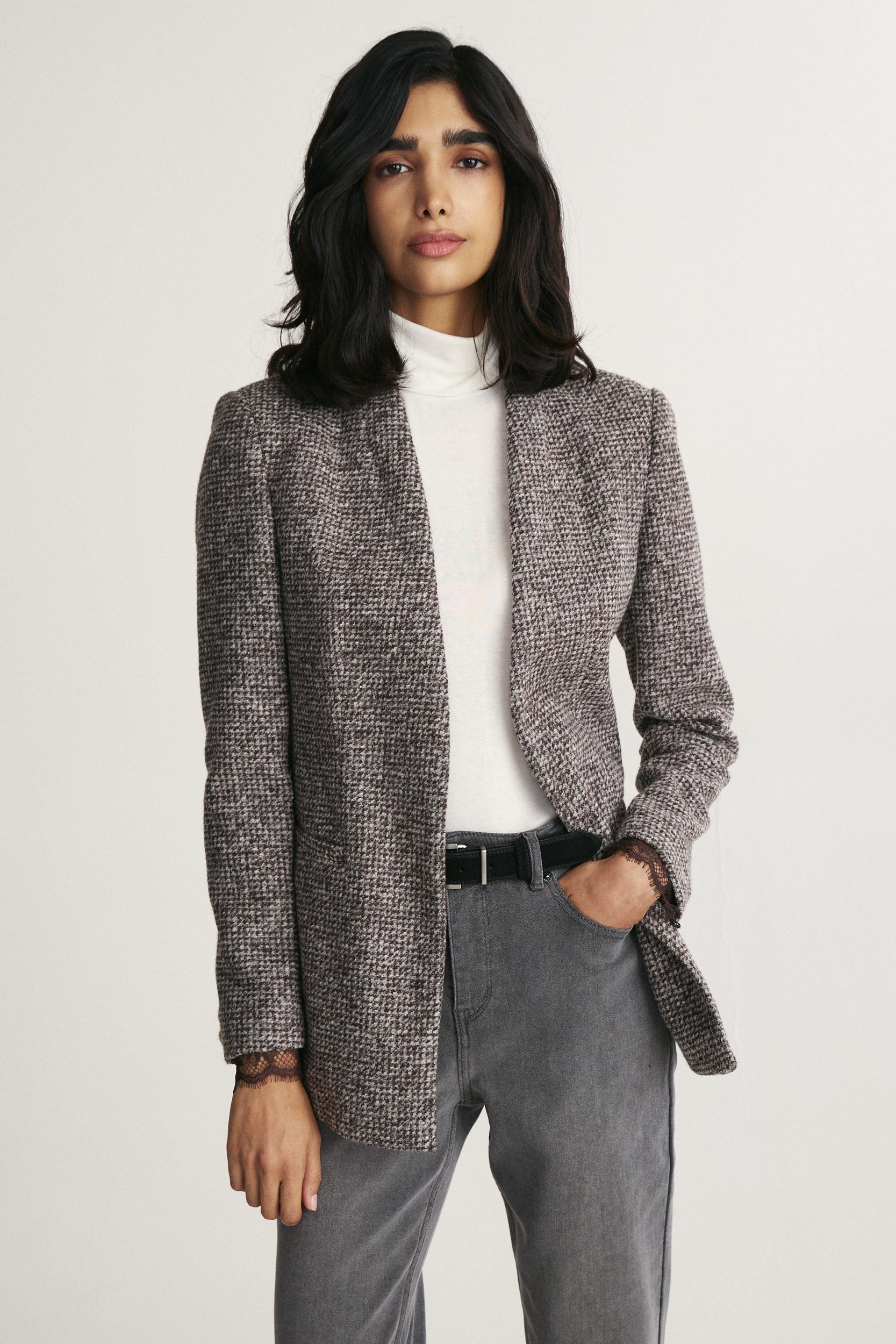 Stretch Fitted blazer with removable cuffs