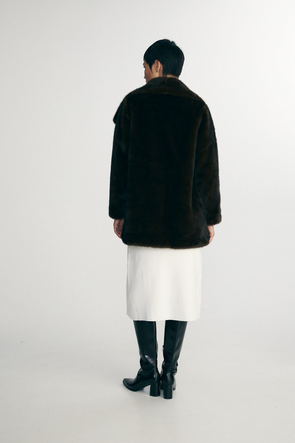 Manteau en fausse fourrure