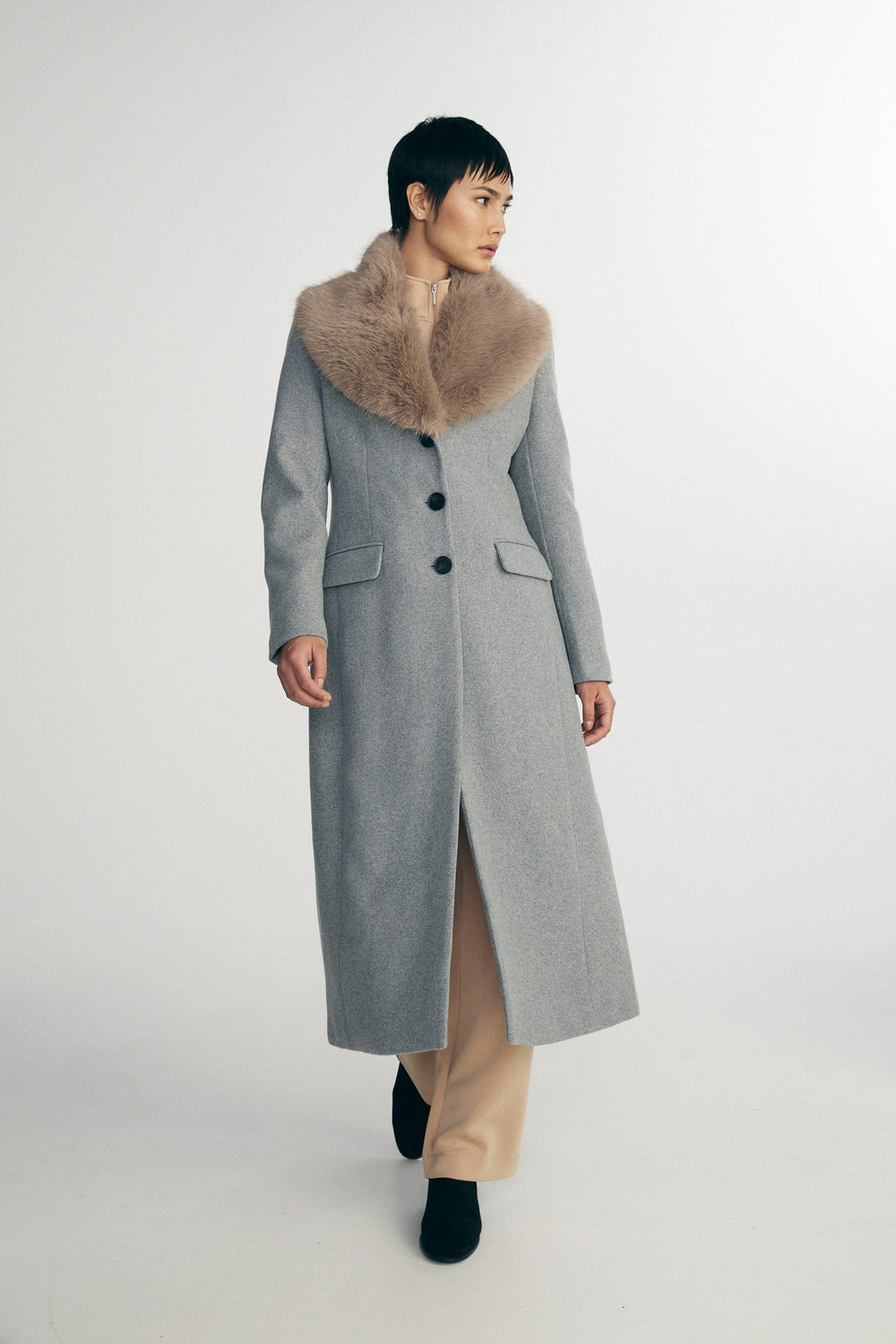 Long manteau avec col amovible en fausse fourrure