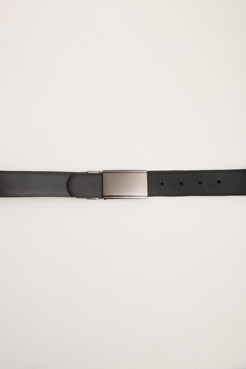 Plate buckle reversible leather belt