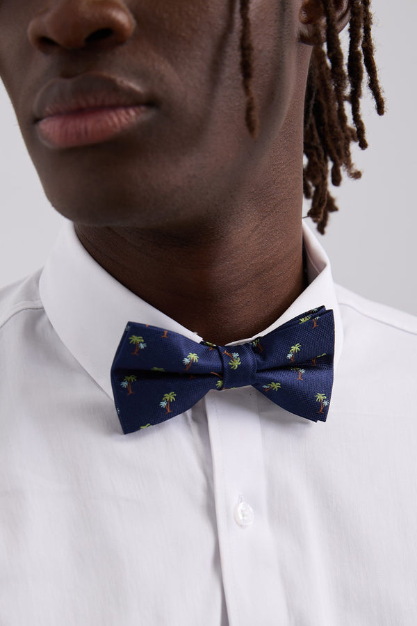 Silk bow tie with palm tree pattern