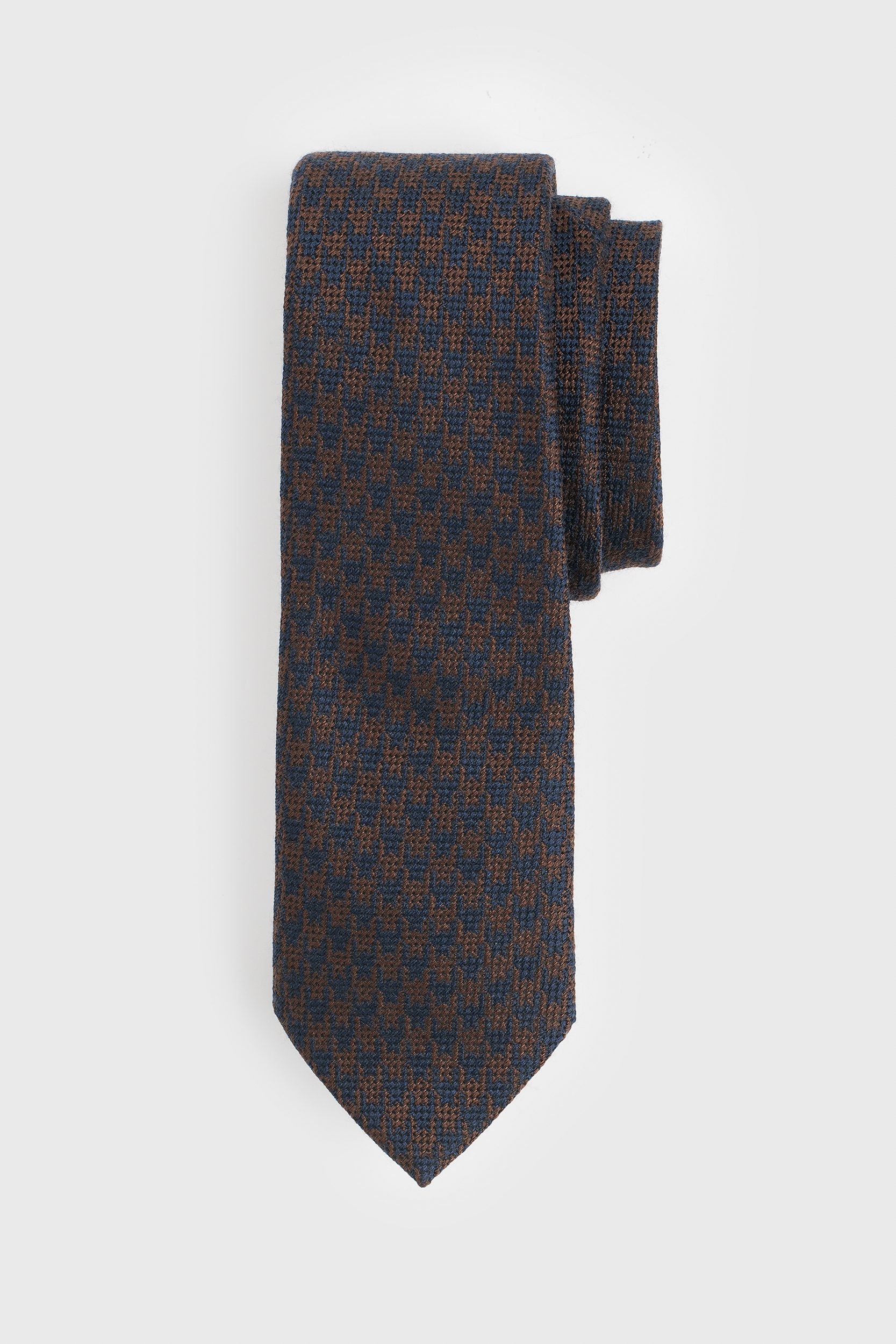 Cravate avec motif à chevrons
