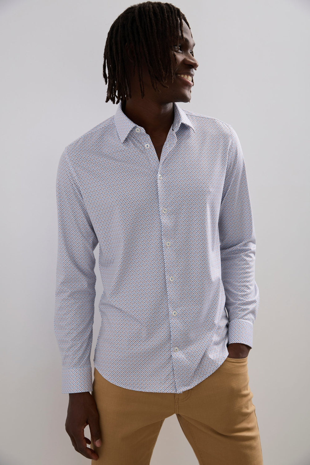 Chemise extra-ajustée en jersey imprimé pois