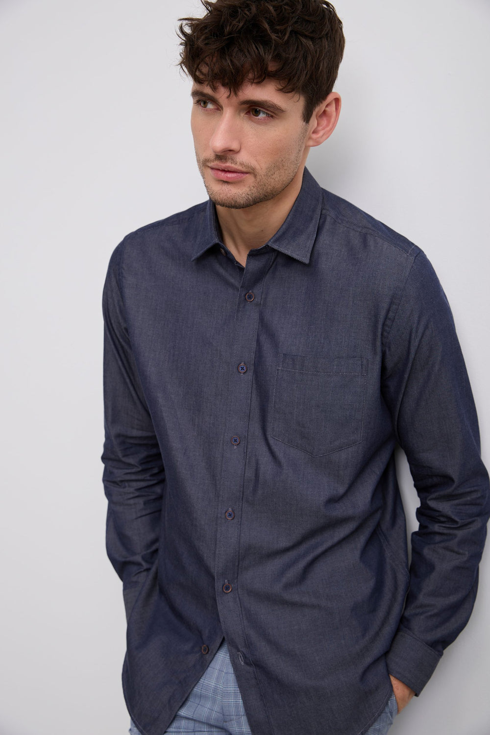 Chemise semi-ajustée à effet denim