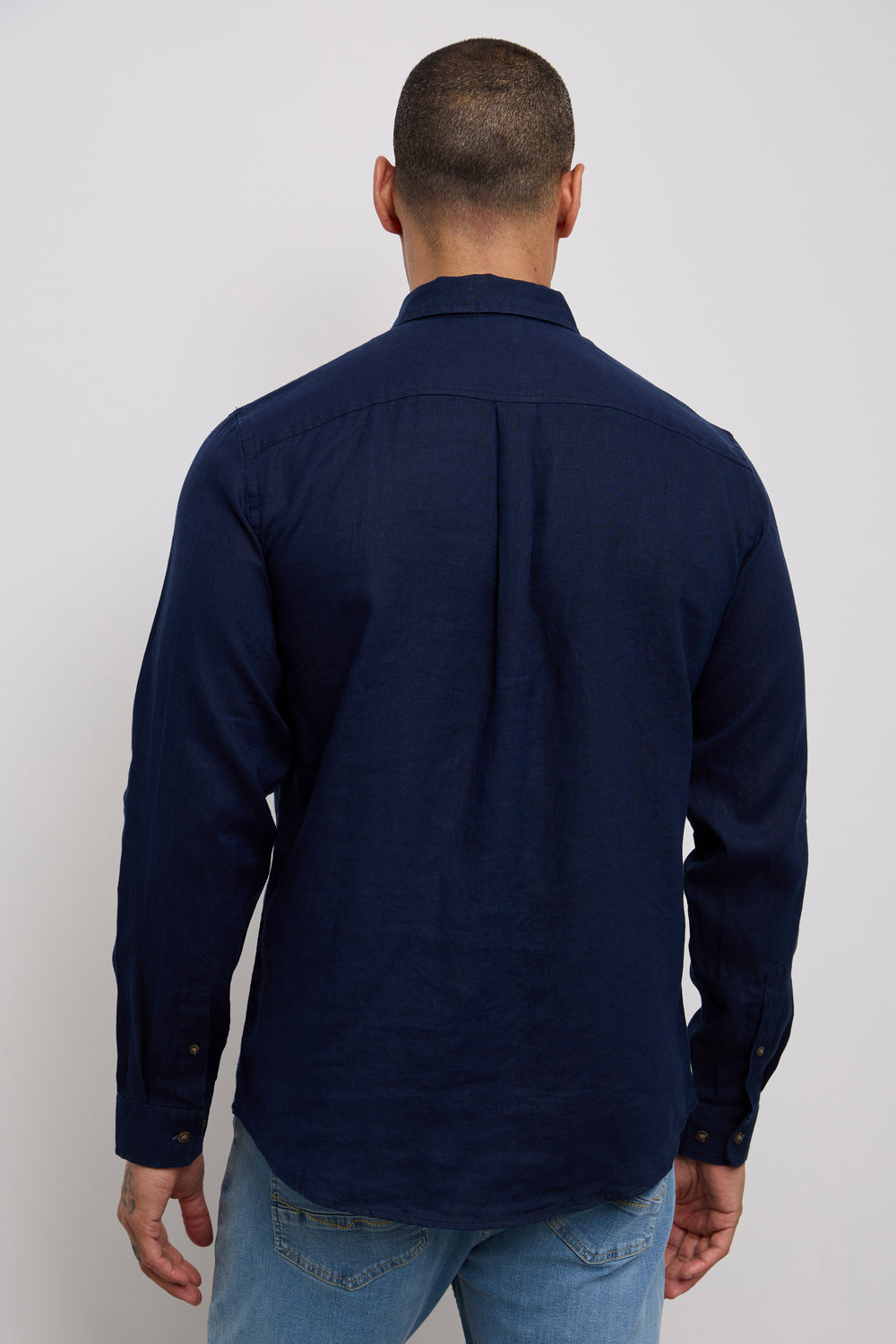 Chemise de lin semi-ajustée