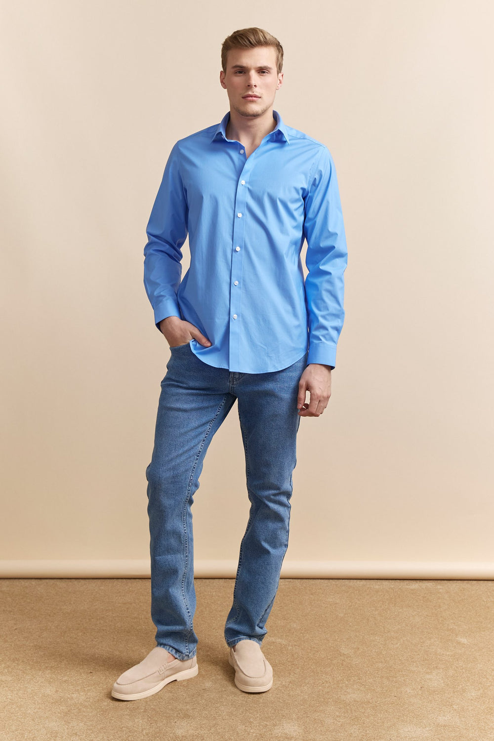 Semi-Fitted stretch poplin shirt Semi-Fitted stretch poplin shirt