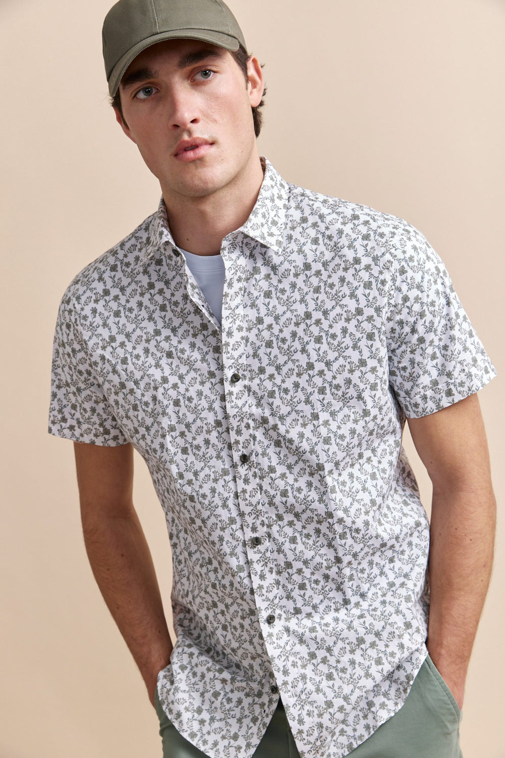 Chemise ajustée manches courtes imprimé fleuri