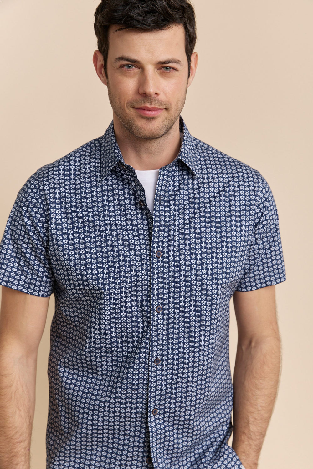 Chemise ajustée extensible à manches courtes