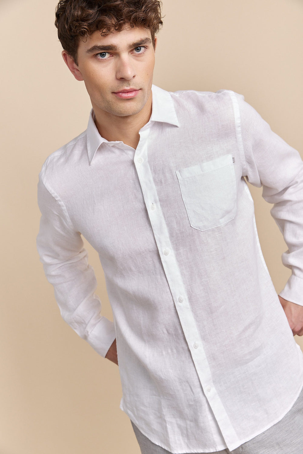 Chemise semi-ajustée en lin