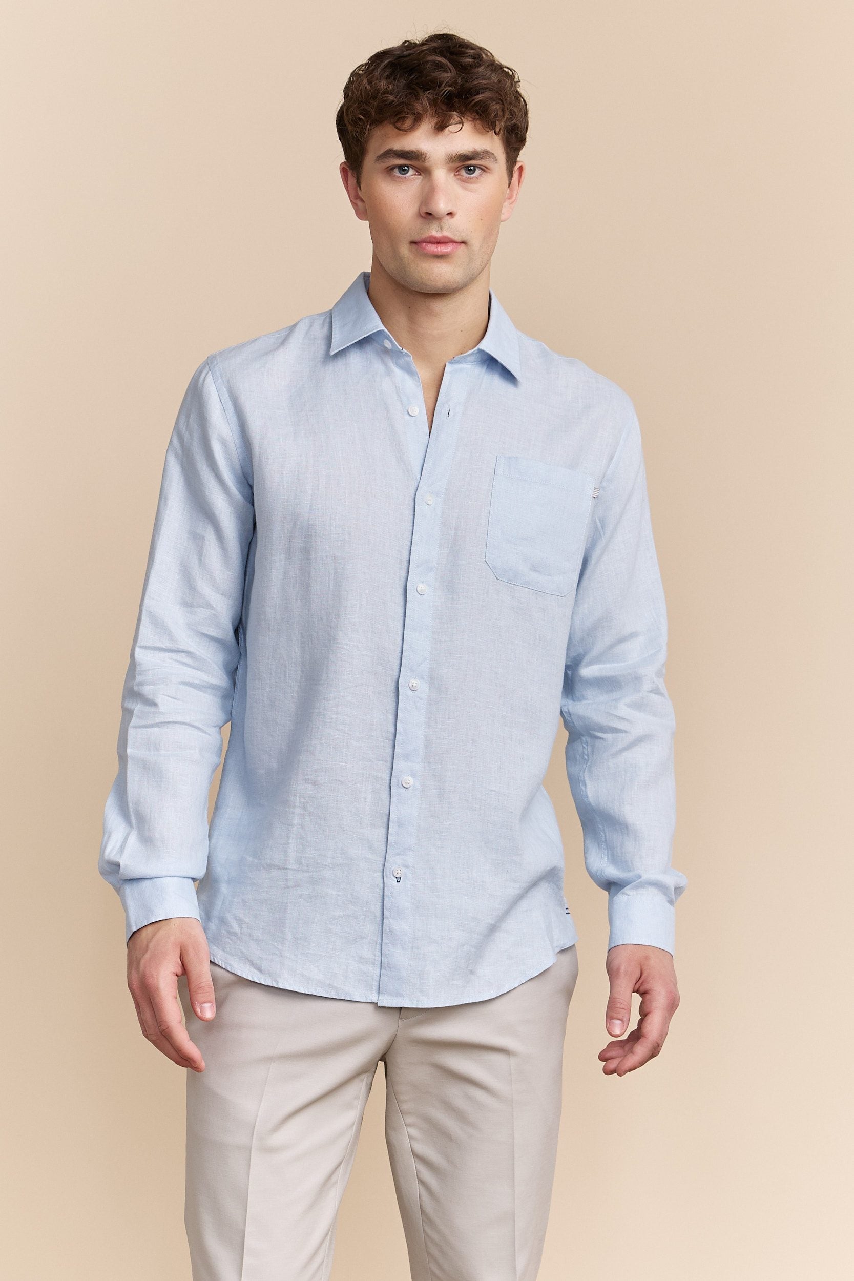 Chemise semi-ajustée en lin
