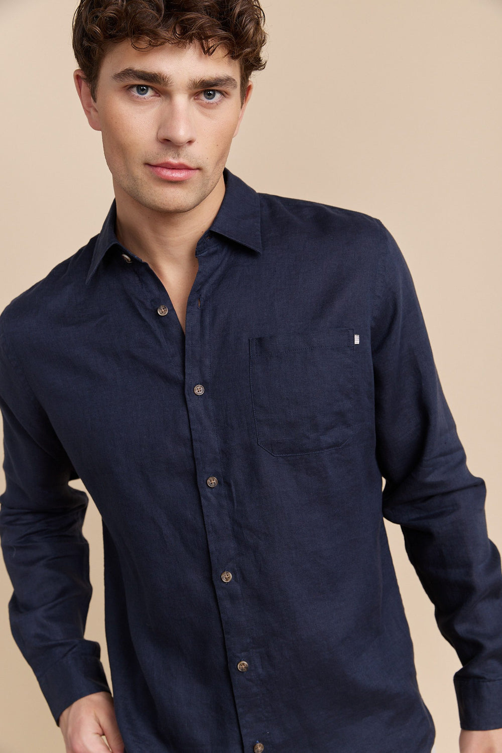 Chemise semi-ajustée en lin