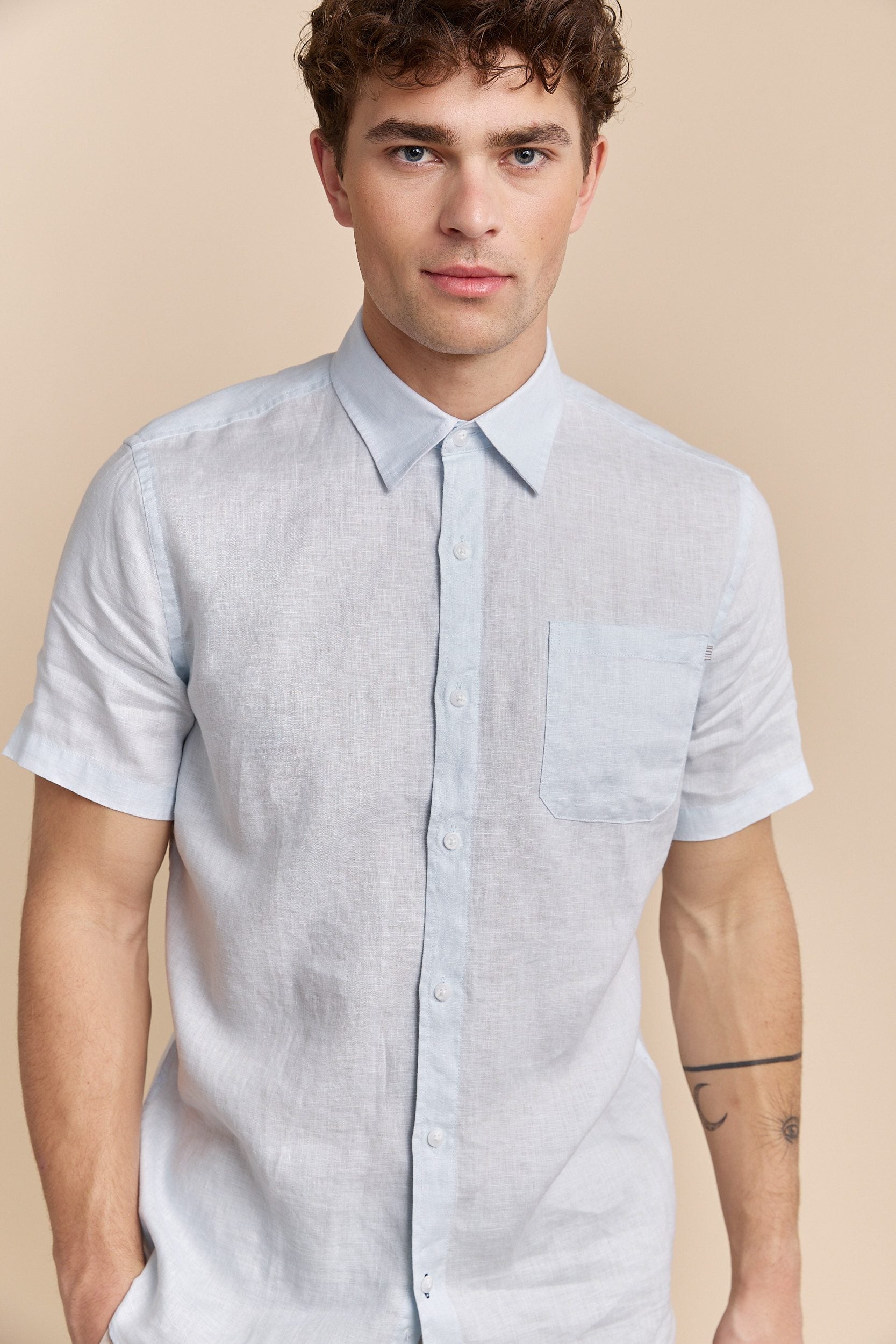 Chemise en lin à manches courtes