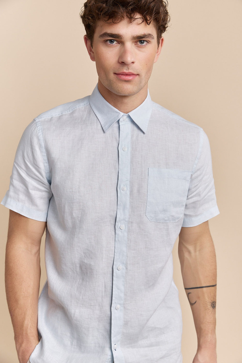 Chemise en lin à manches courtes