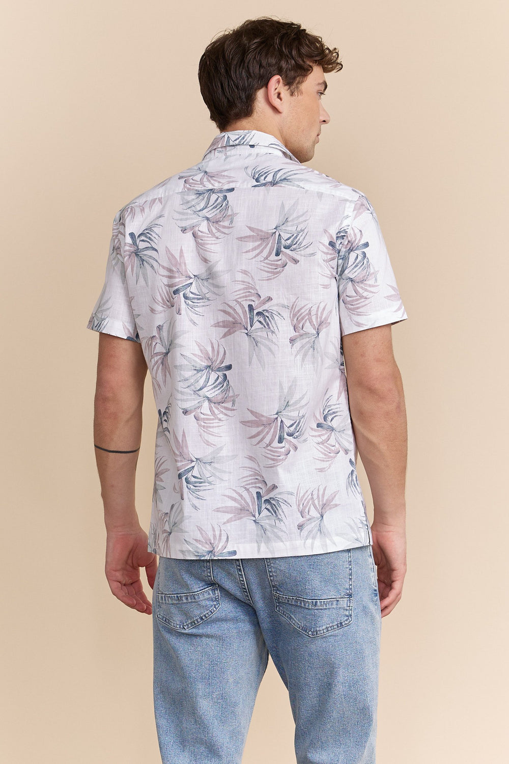 Chemise semi-ajustée à imprimé tropical