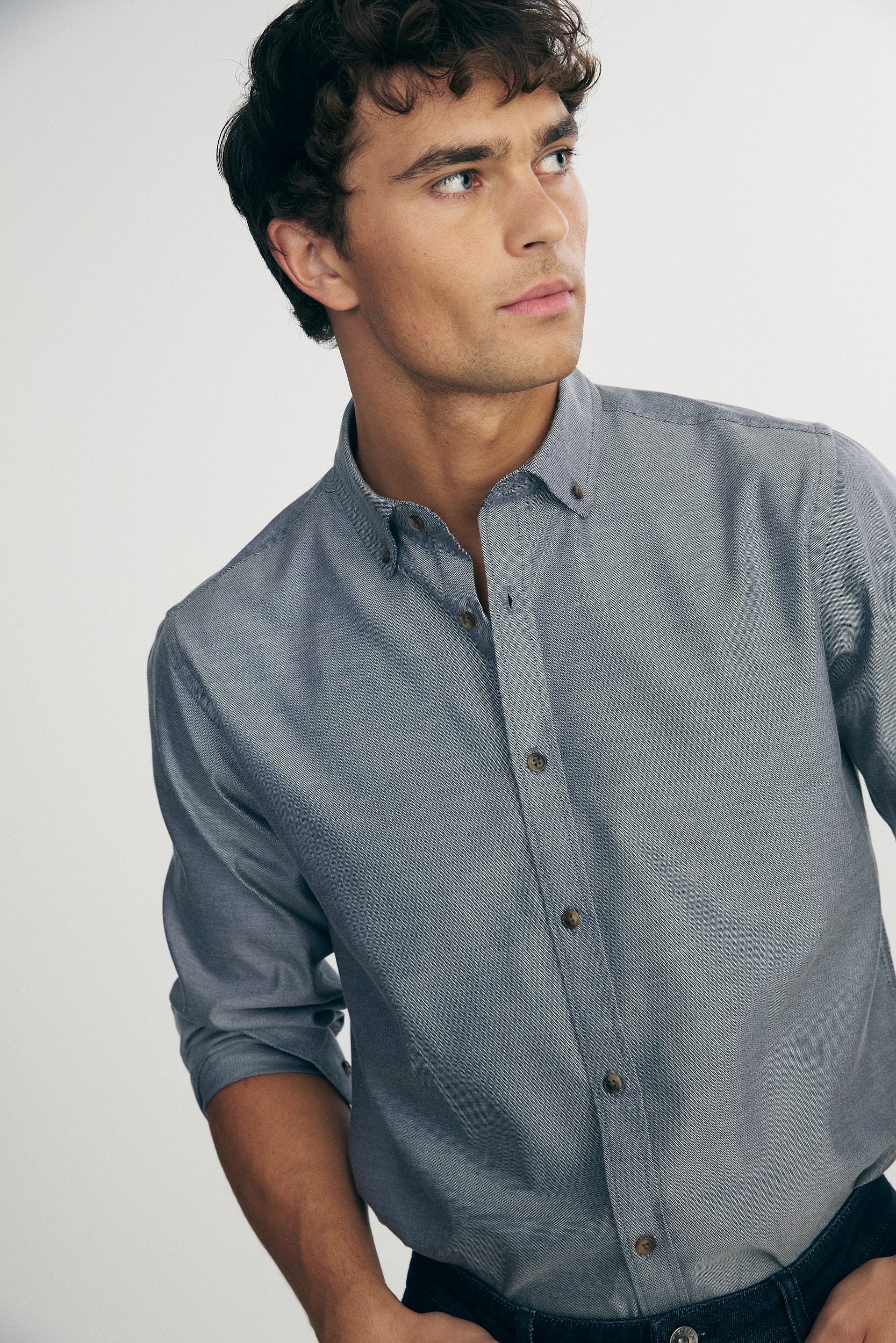 Semi-fitted oxford shirt