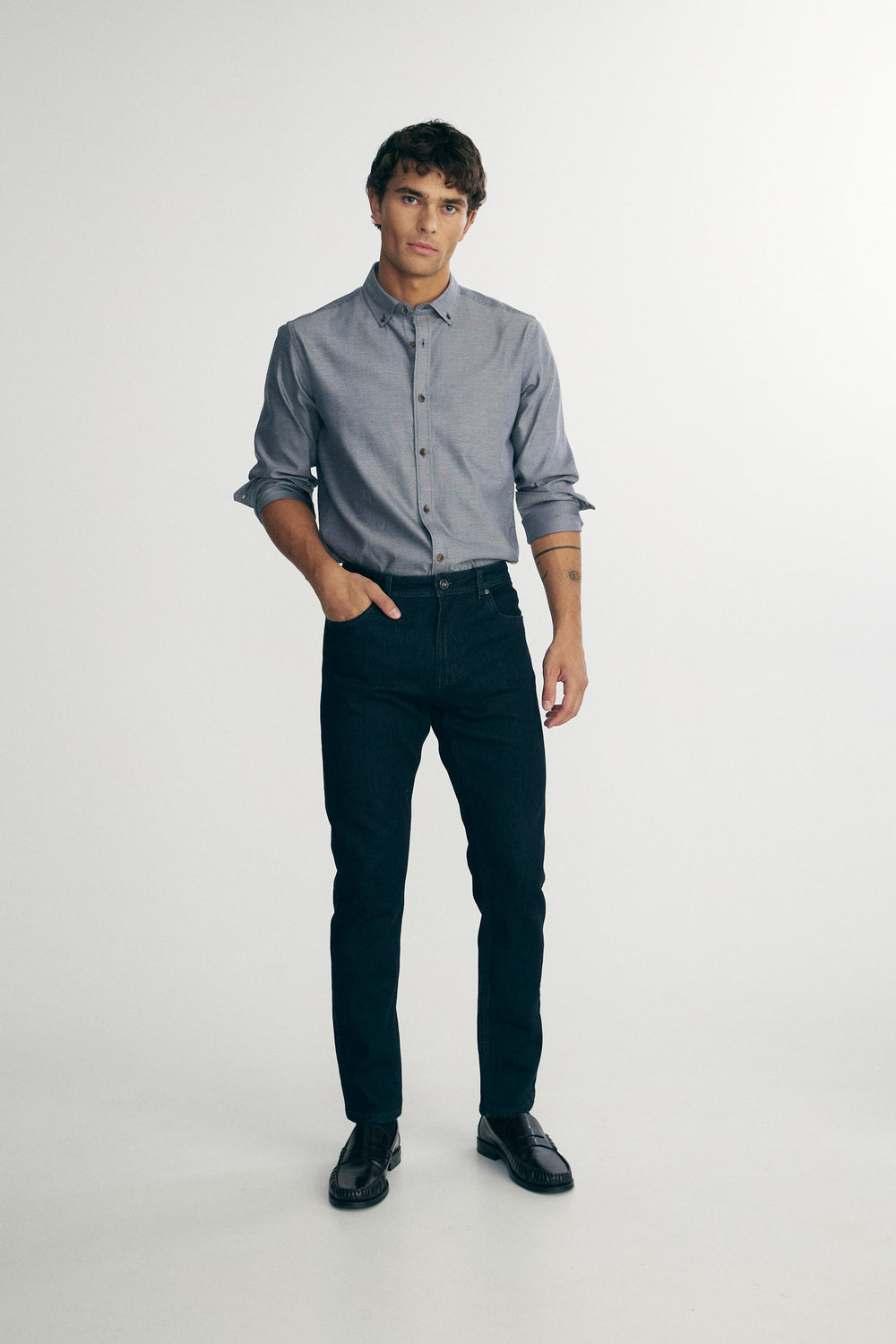 Semi-fitted oxford shirt
