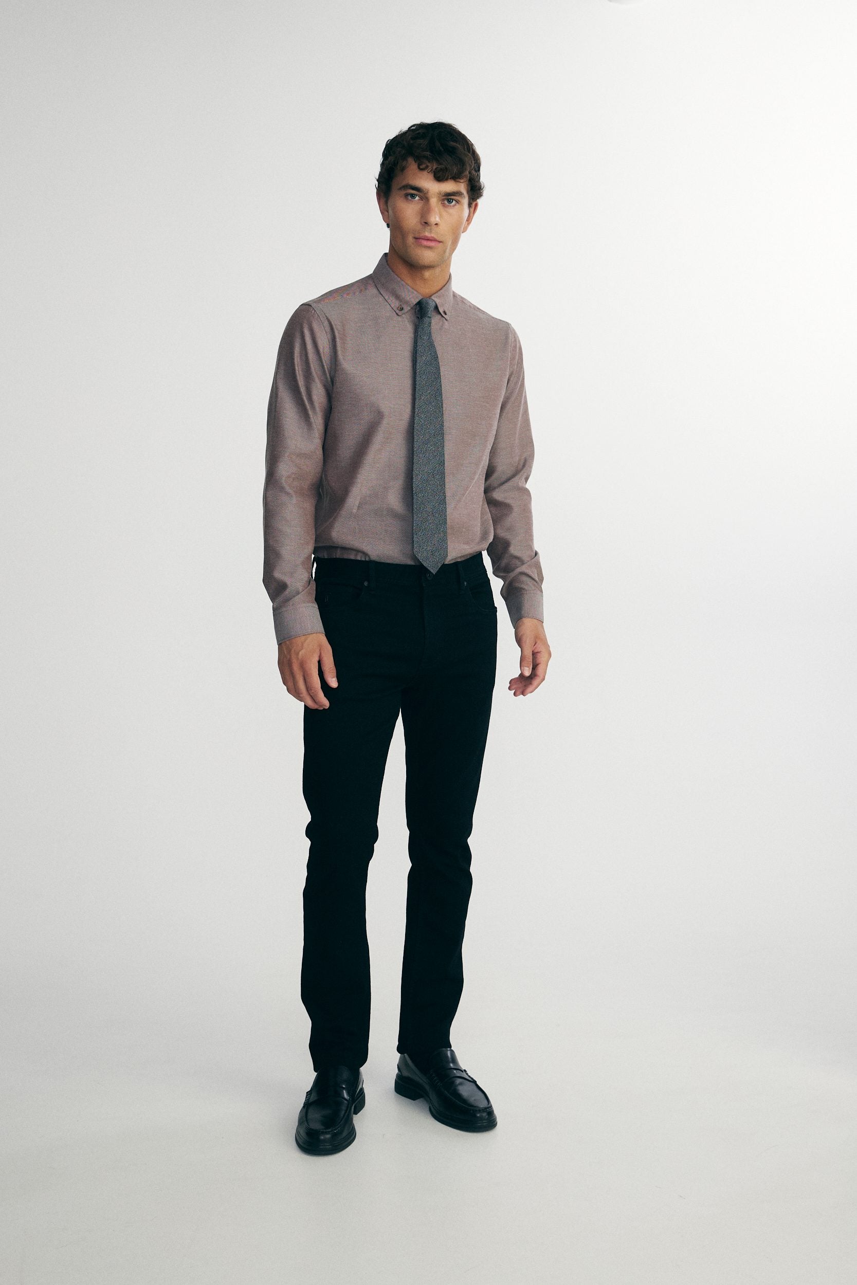 Semi-fitted oxford shirt