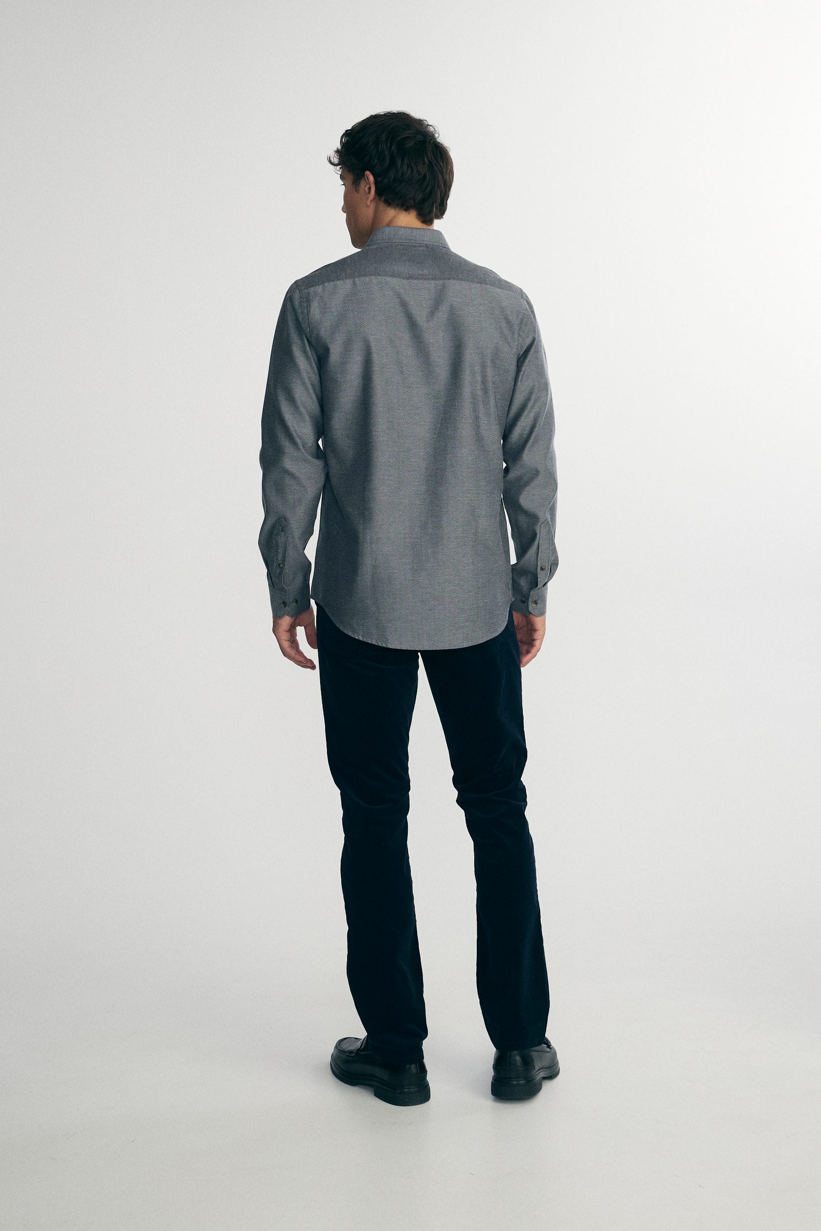 Semi-fitted oxford shirt