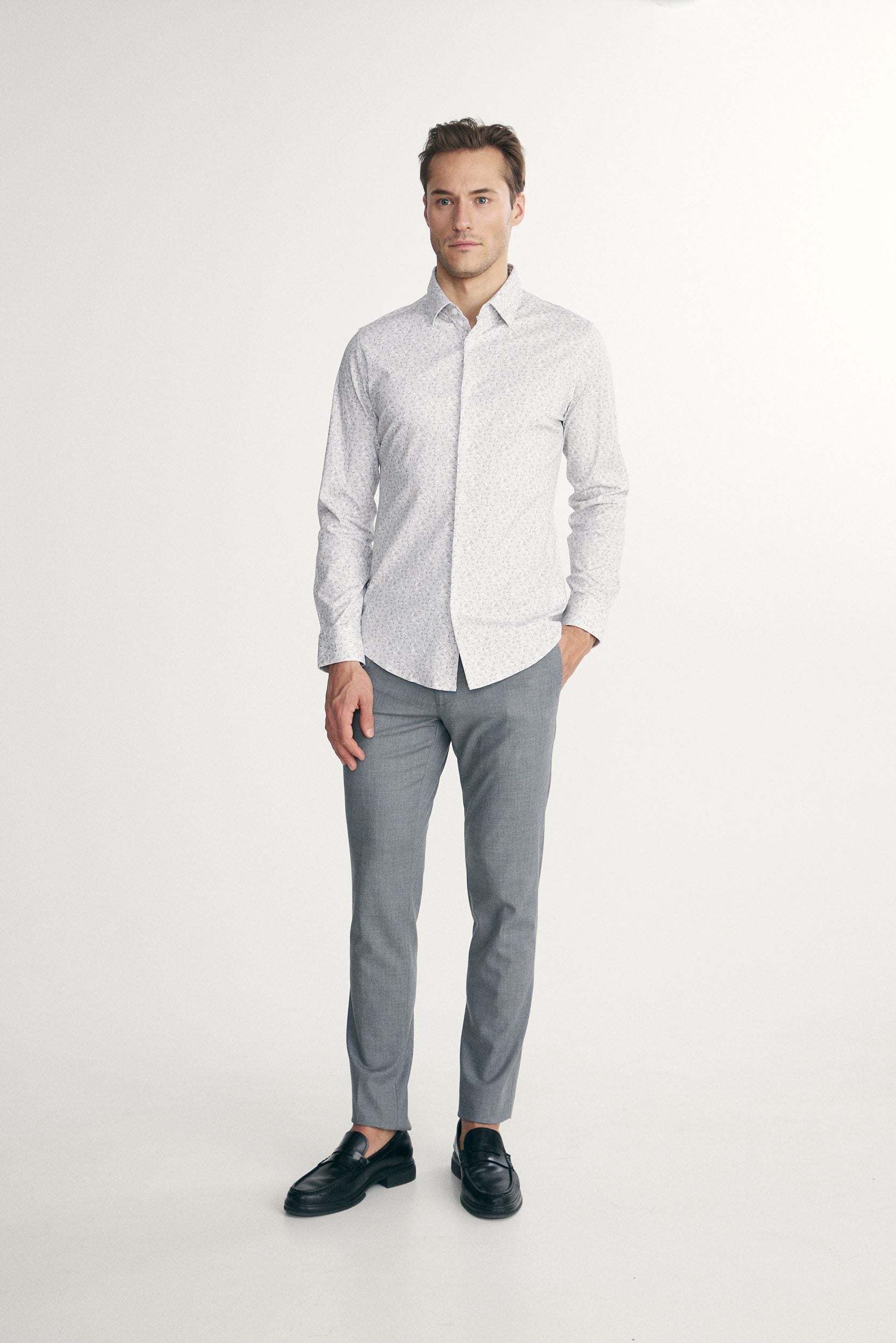 Extra-fitted floral shirt