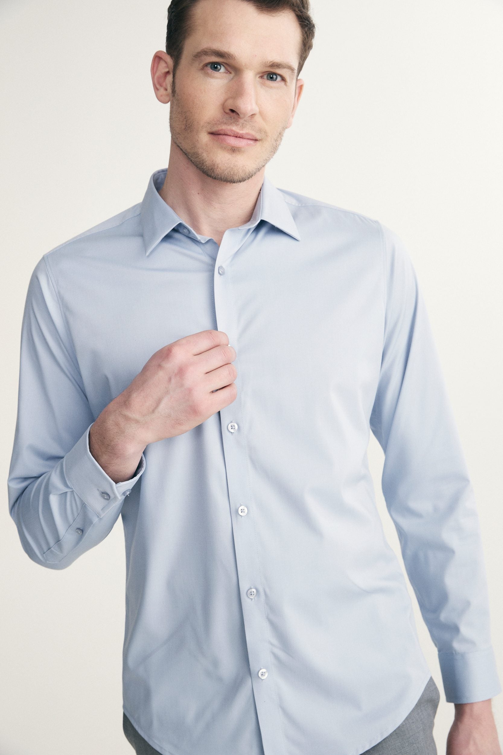 Chemise unie ajustée