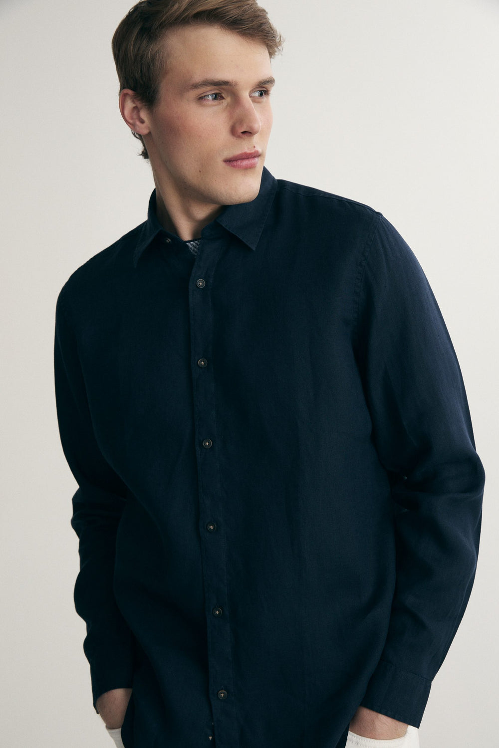 Semi-Fitted Linen shirt