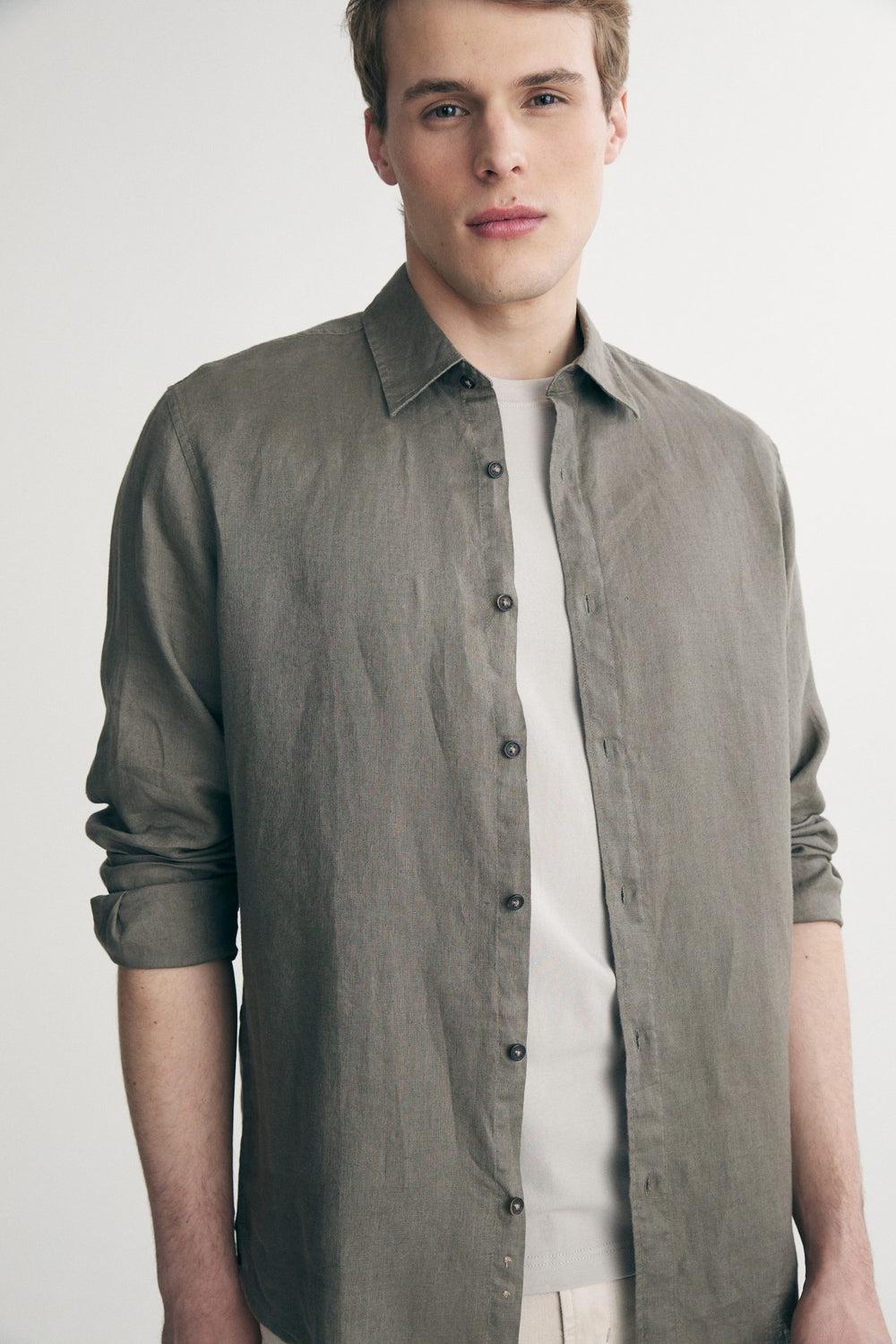 Semi-Fitted Linen shirt