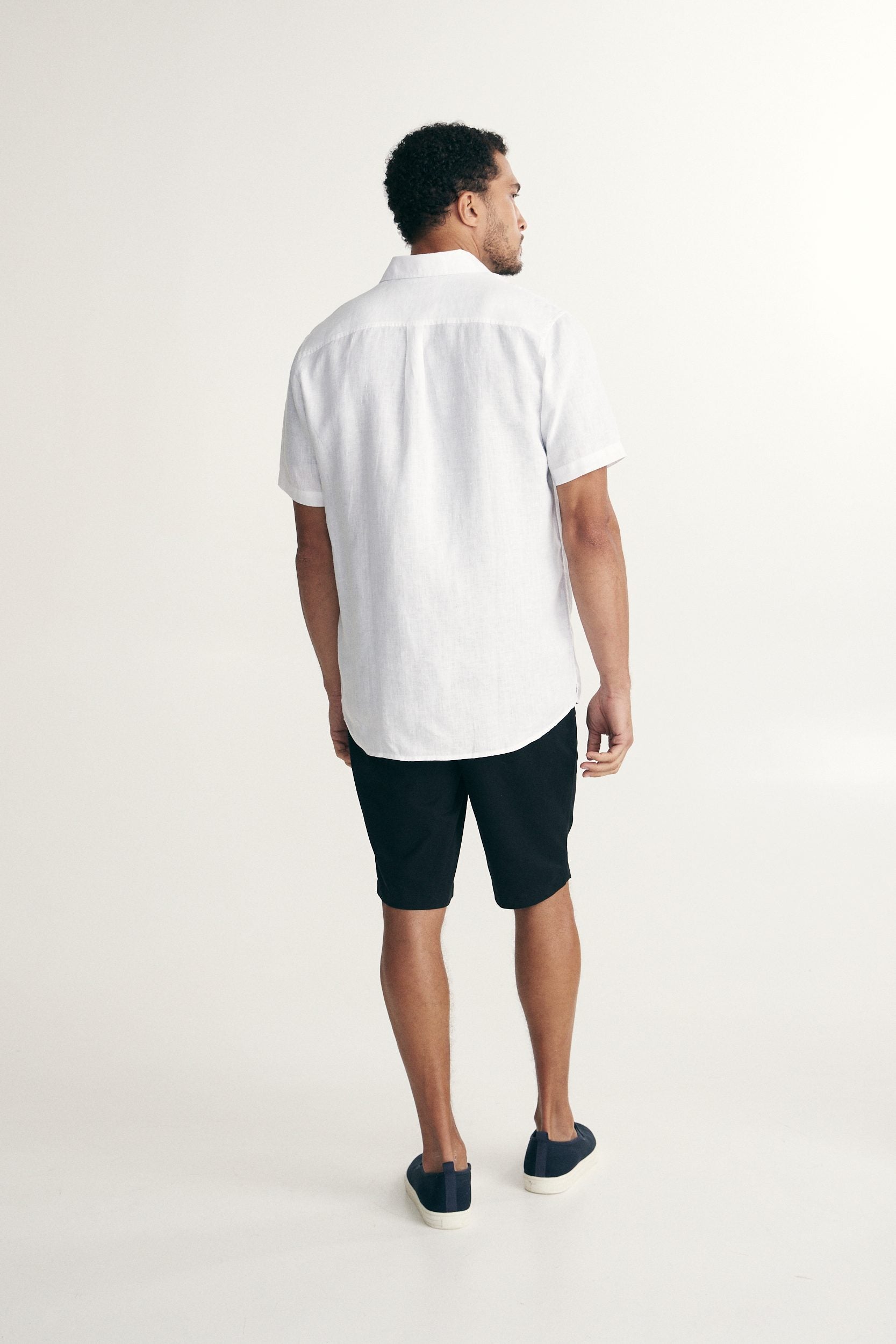 Semi-Fitted short sleeves linen shirt