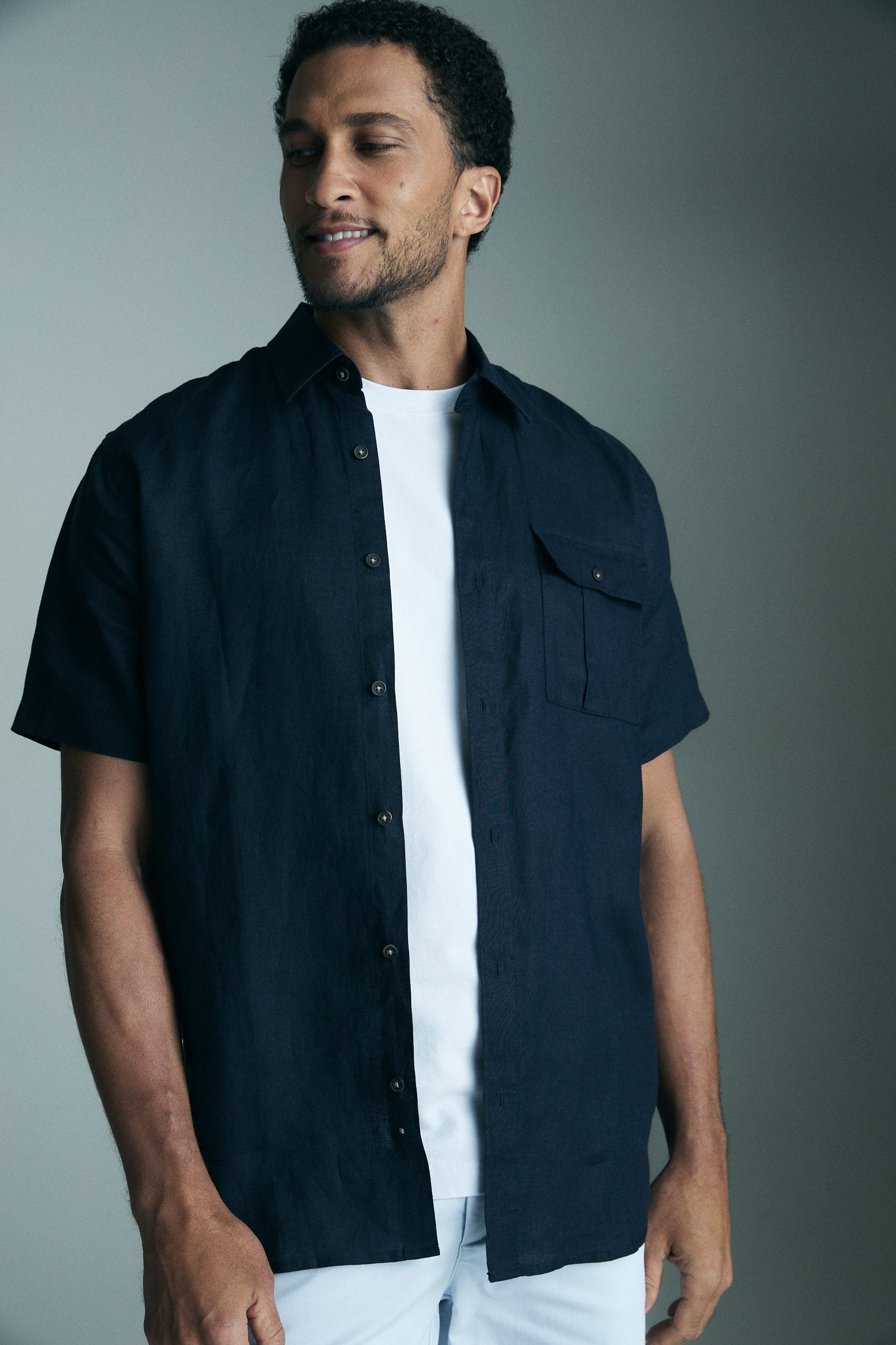 Semi-Fitted short sleeves linen shirt