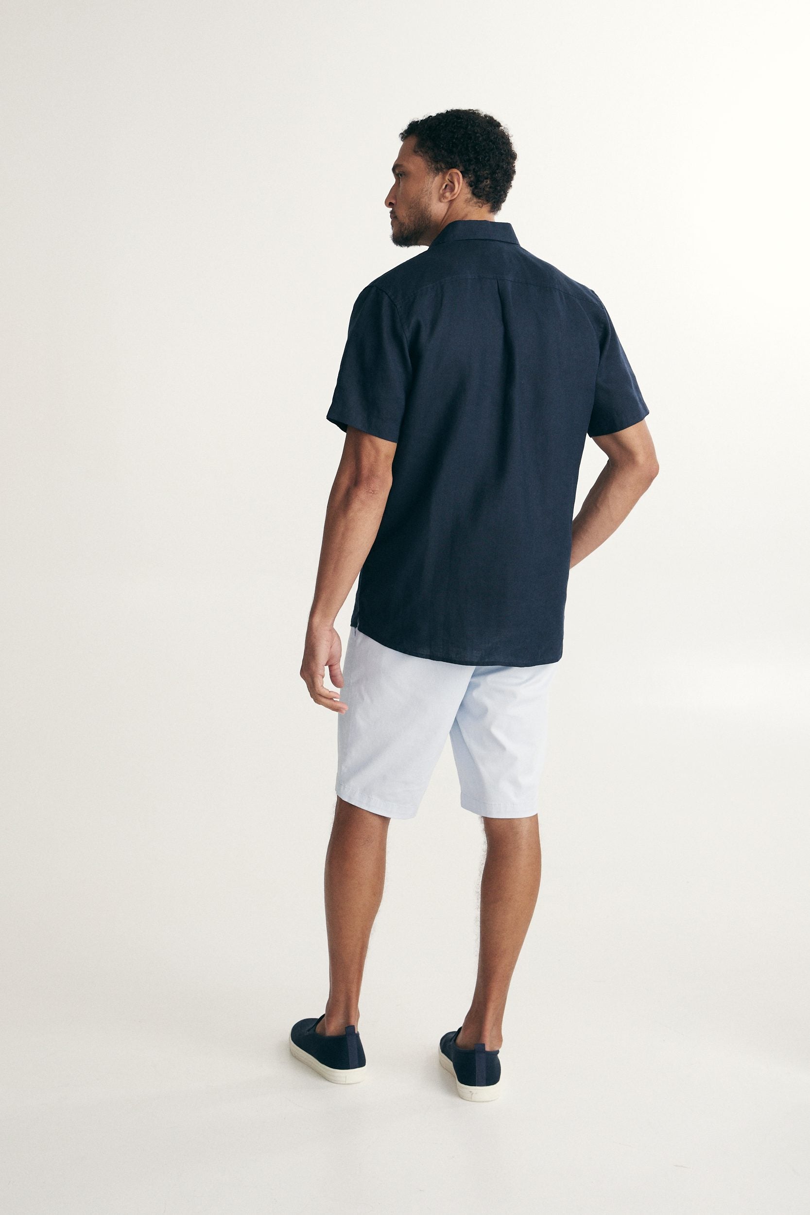 Semi-Fitted short sleeves linen shirt