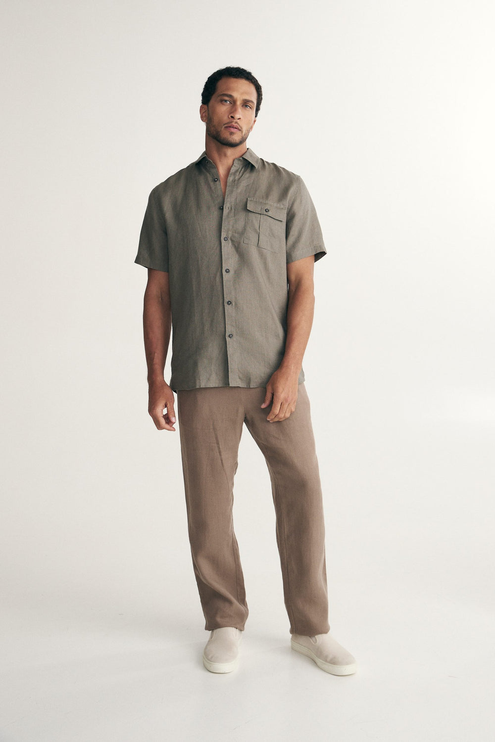 Semi-Fitted short sleeves linen shirt