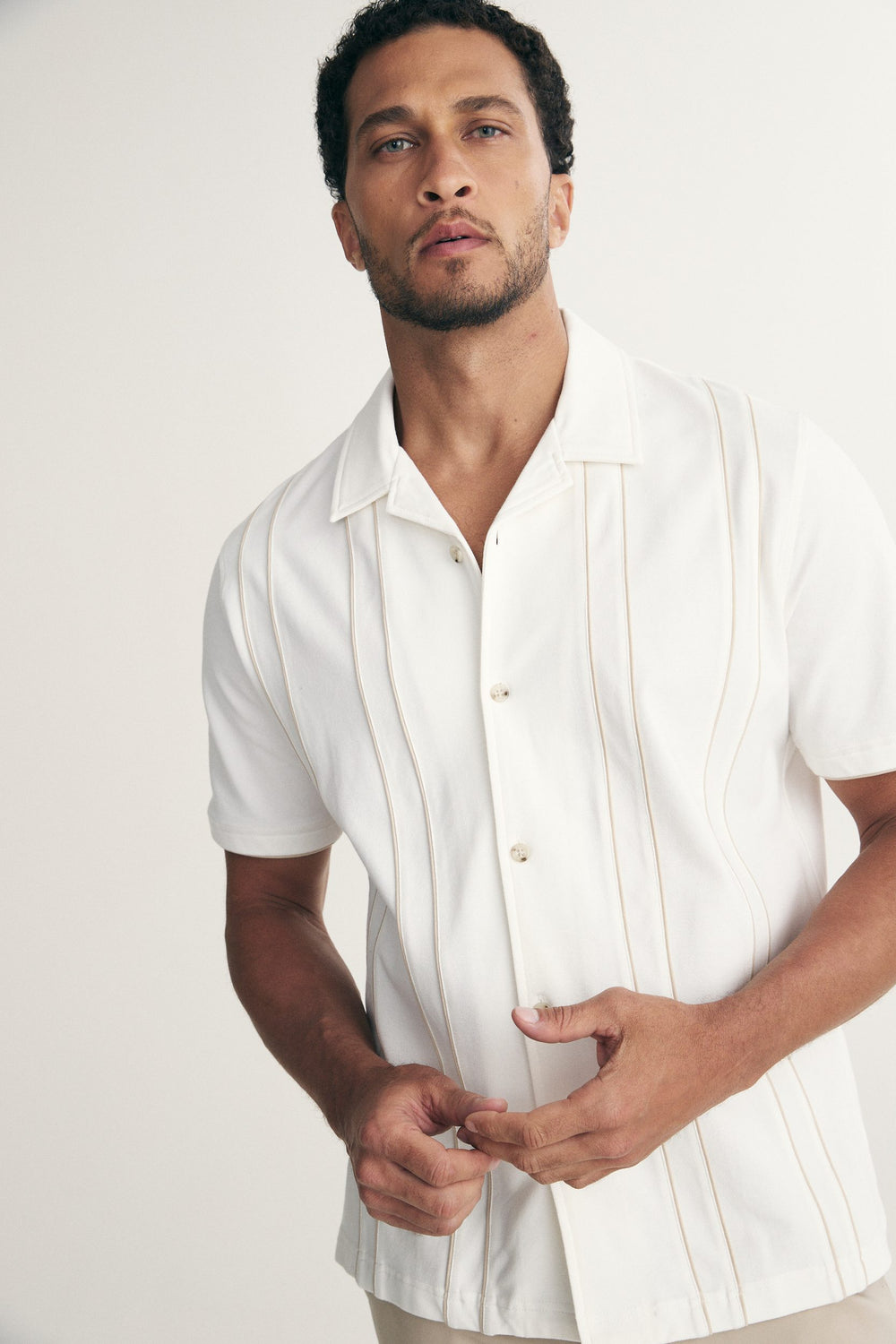 Chemise ajustée à col cubain