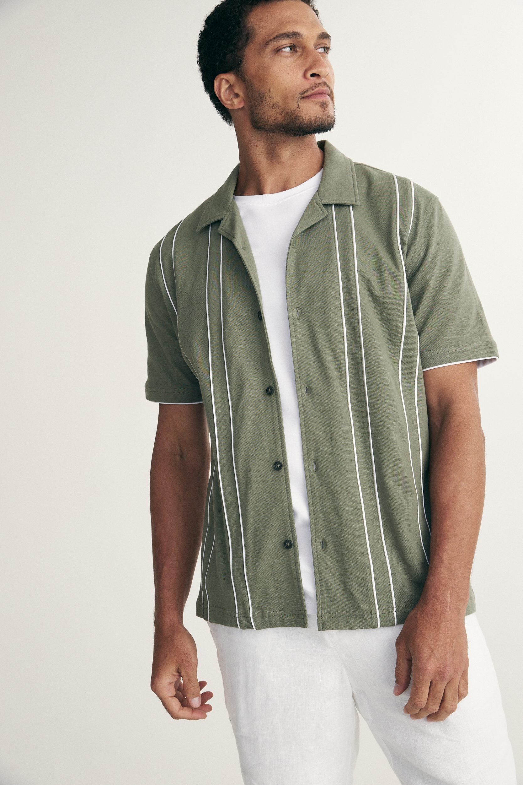Chemise ajustée à col cubain