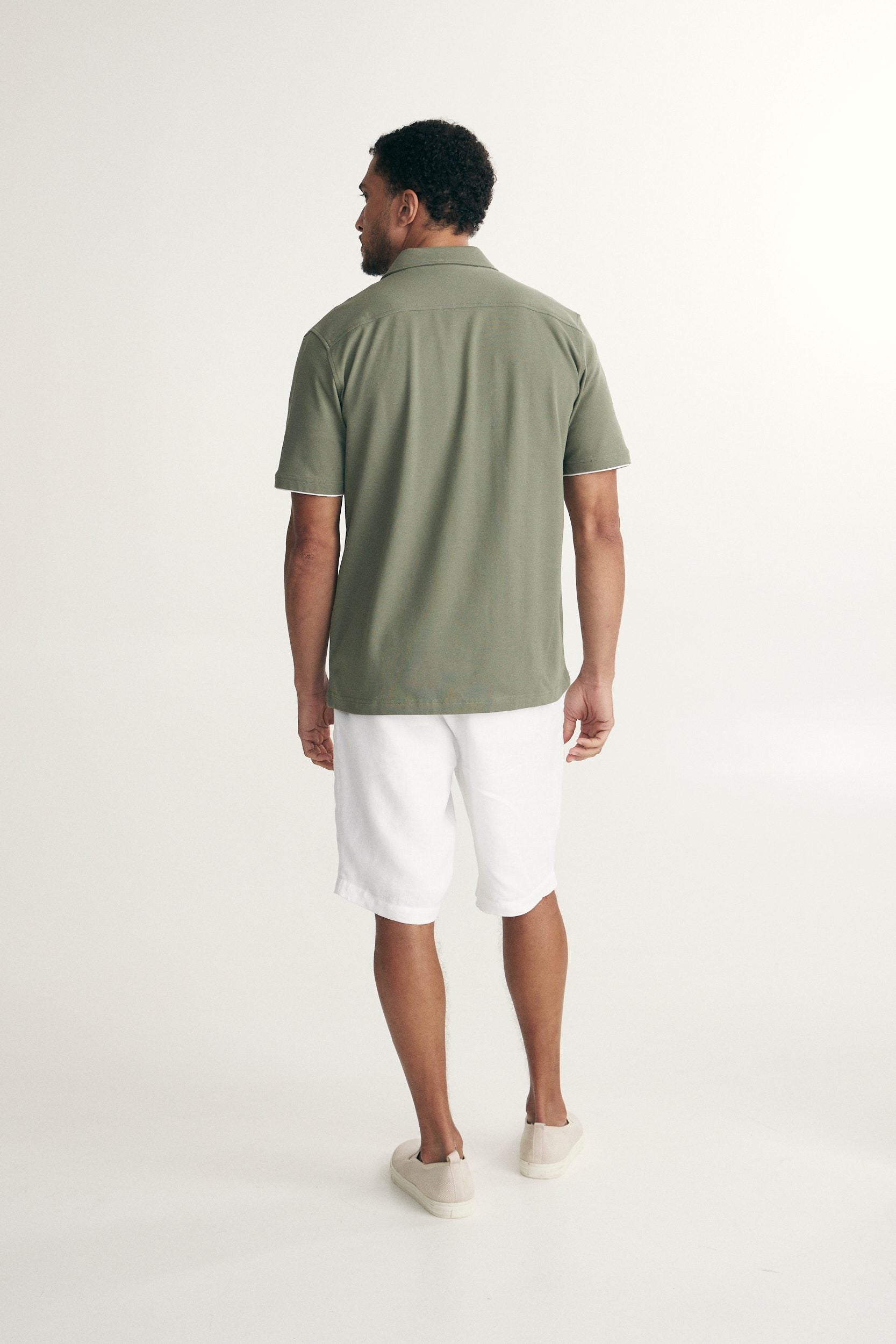 Chemise ajustée à col cubain