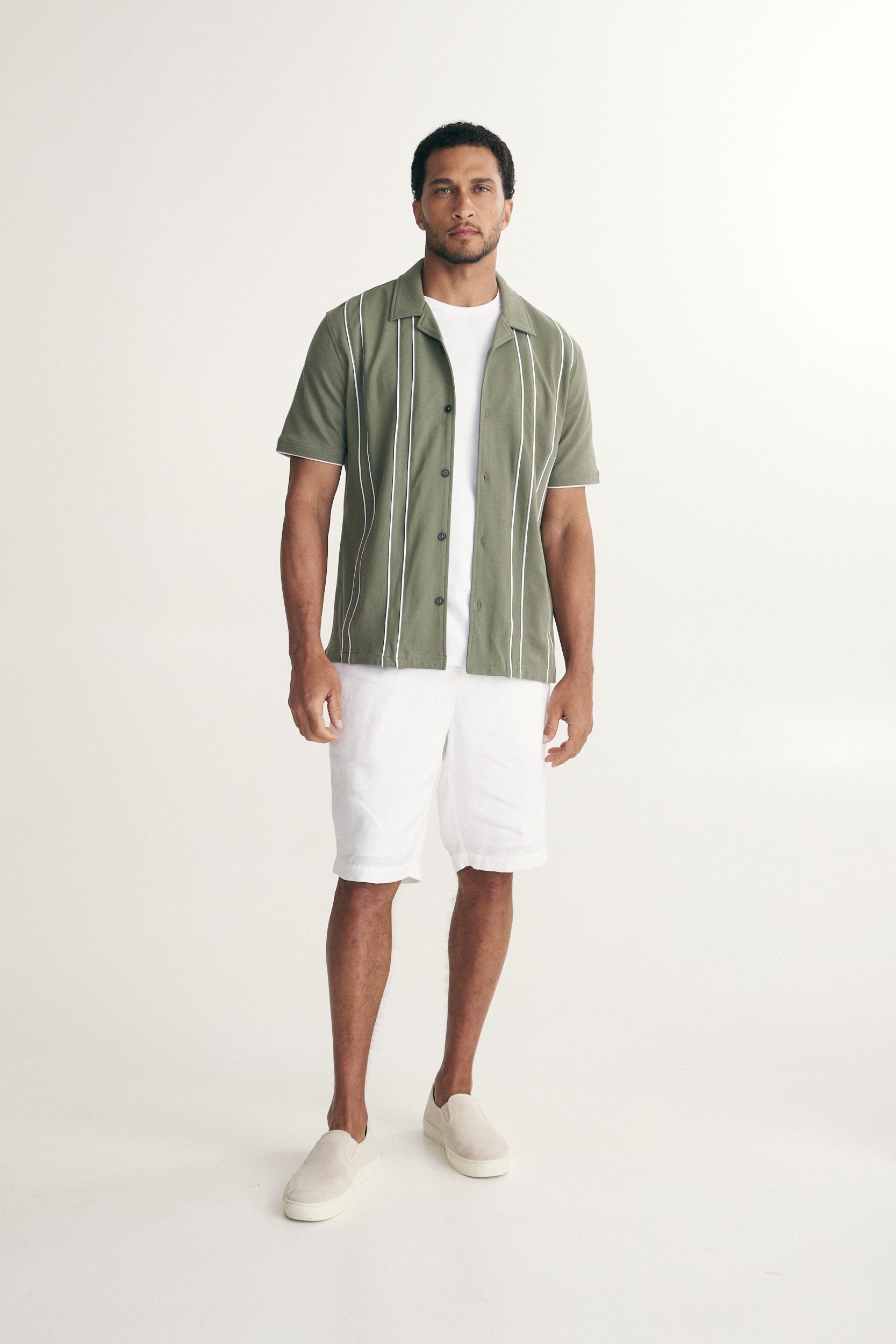 Chemise ajustée à col cubain