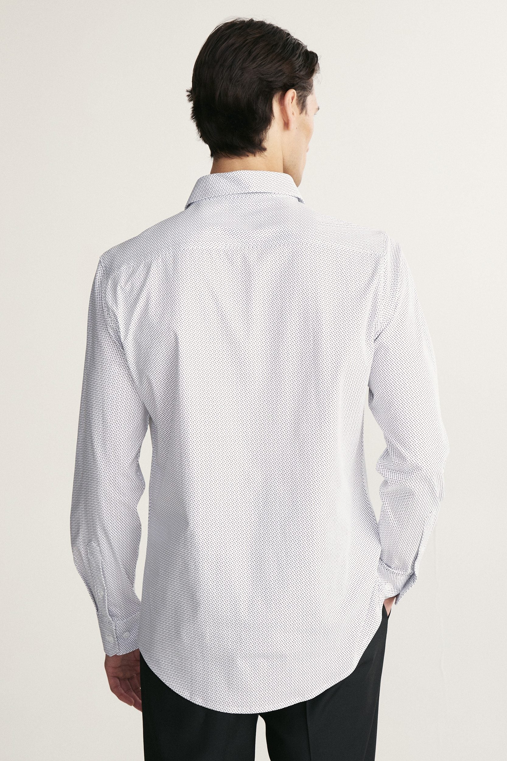 Extra-Fitted graphic print shirt