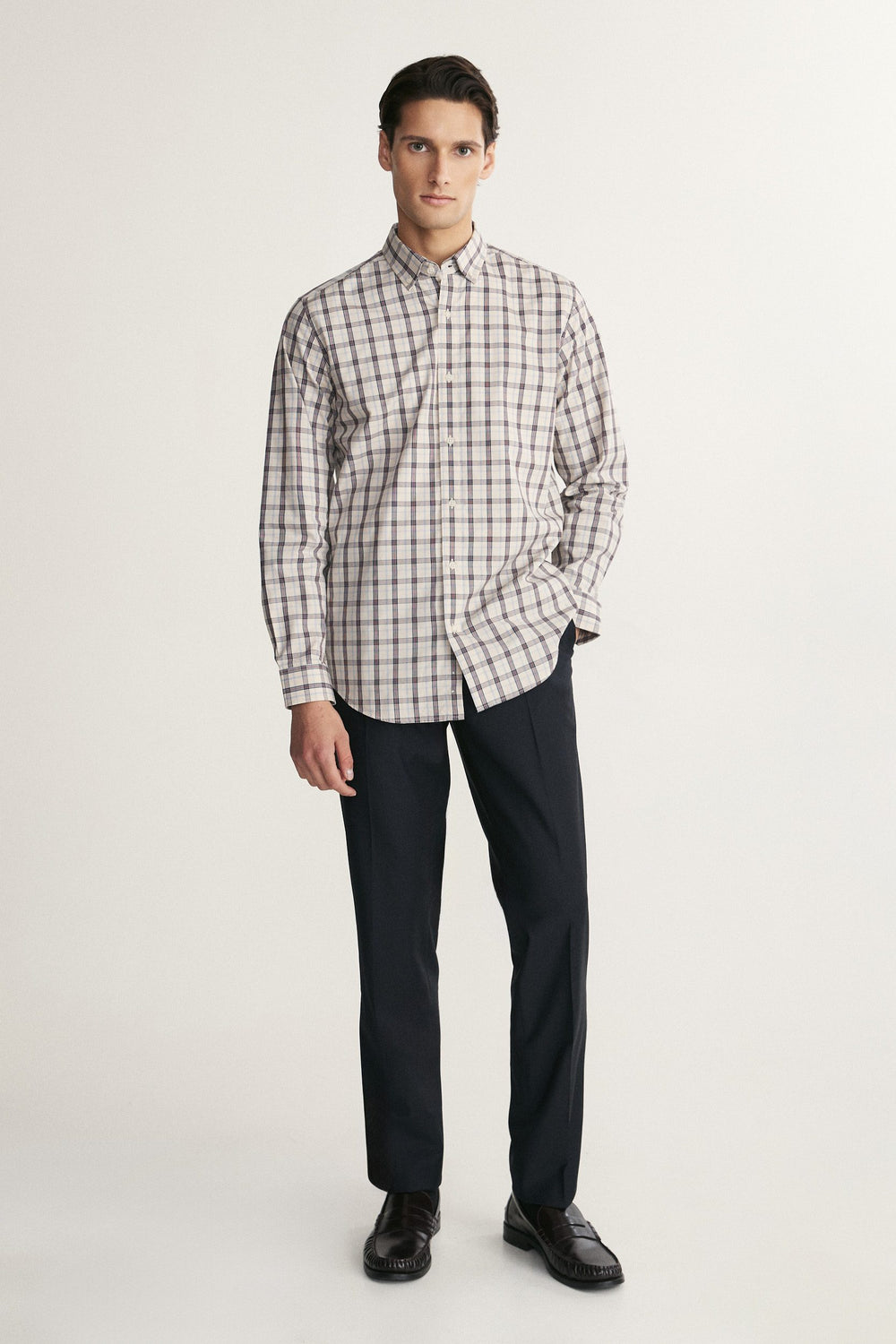 Semi-fitted plaid shirt