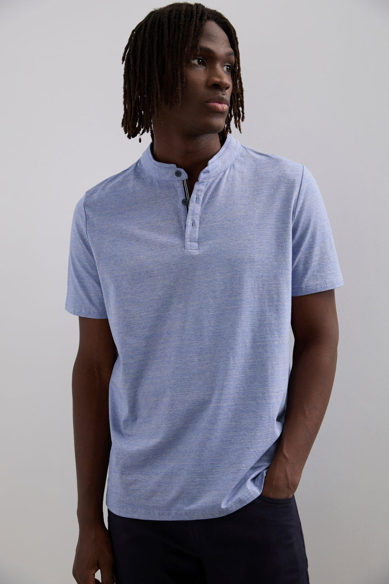 T-shirt henley avec détails au col