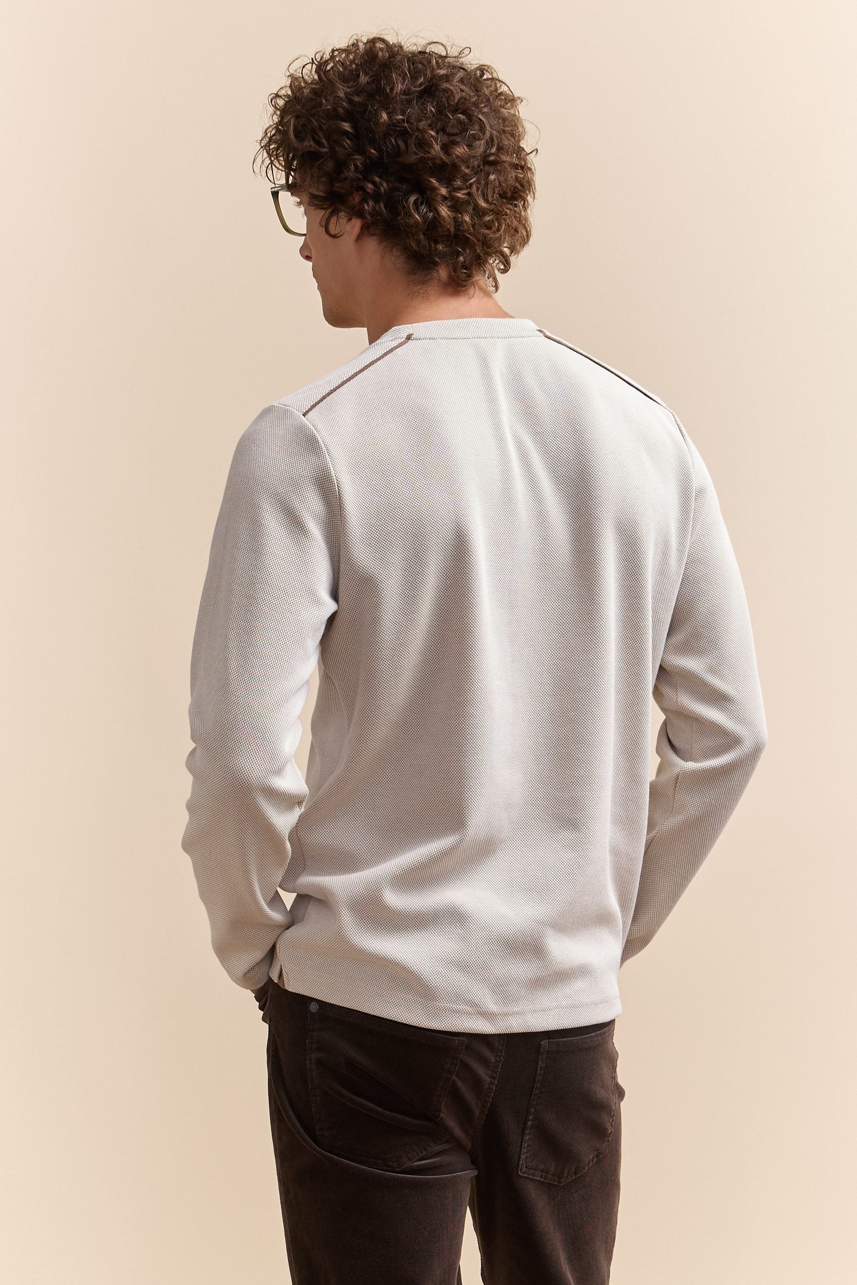 Chandail texturé détails de faux suède