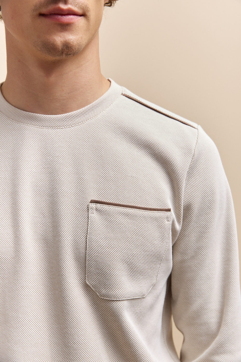 Chandail texturé détails de faux suède