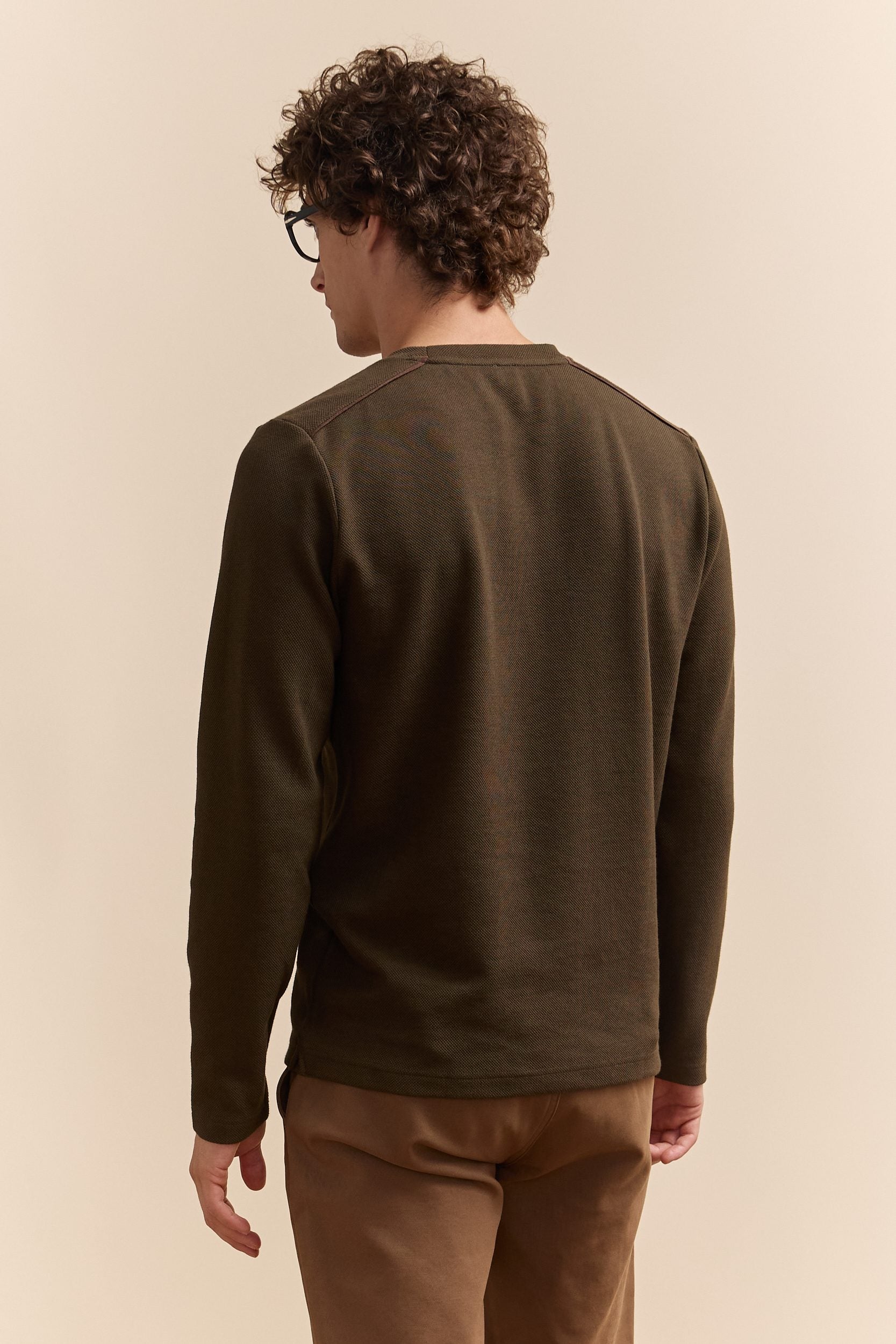 Chandail texturé détails de faux suède