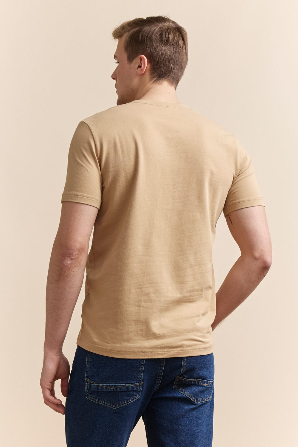 T-shirt essentiel col V