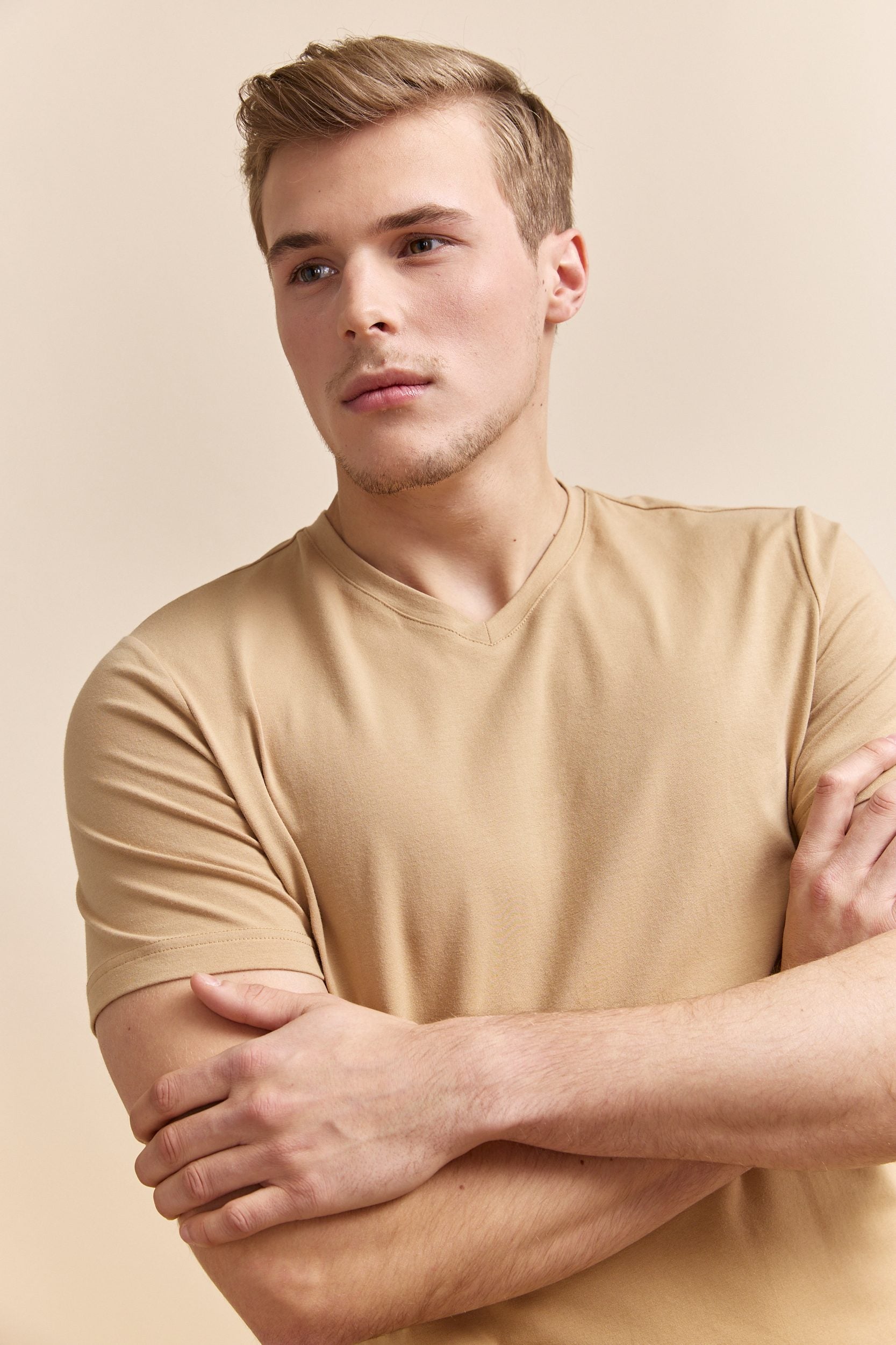 T-shirt essentiel col V