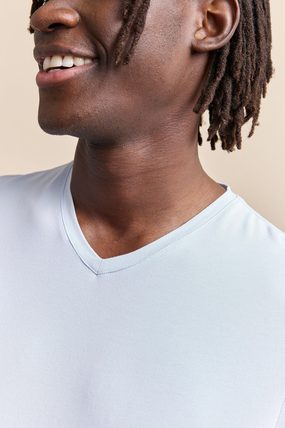 T-shirt essentiel col V