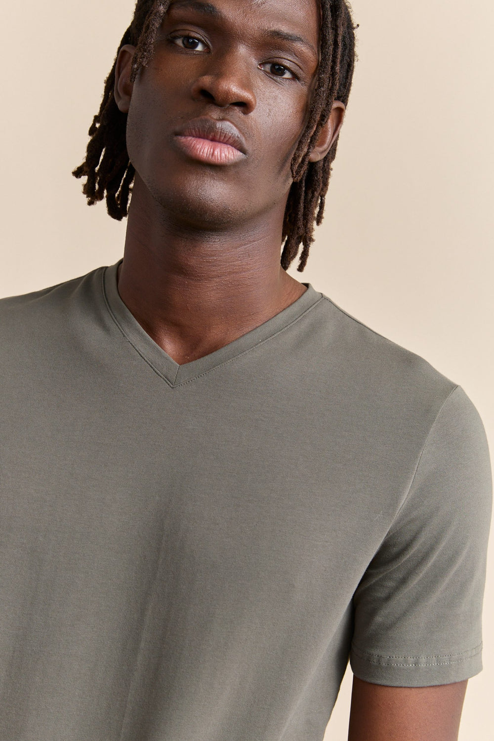 T-shirt essentiel col V
