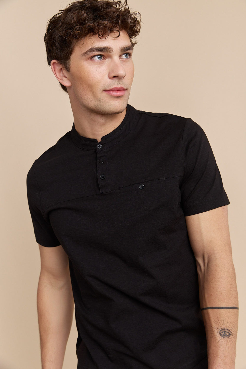 Henley t-shirt with pocket