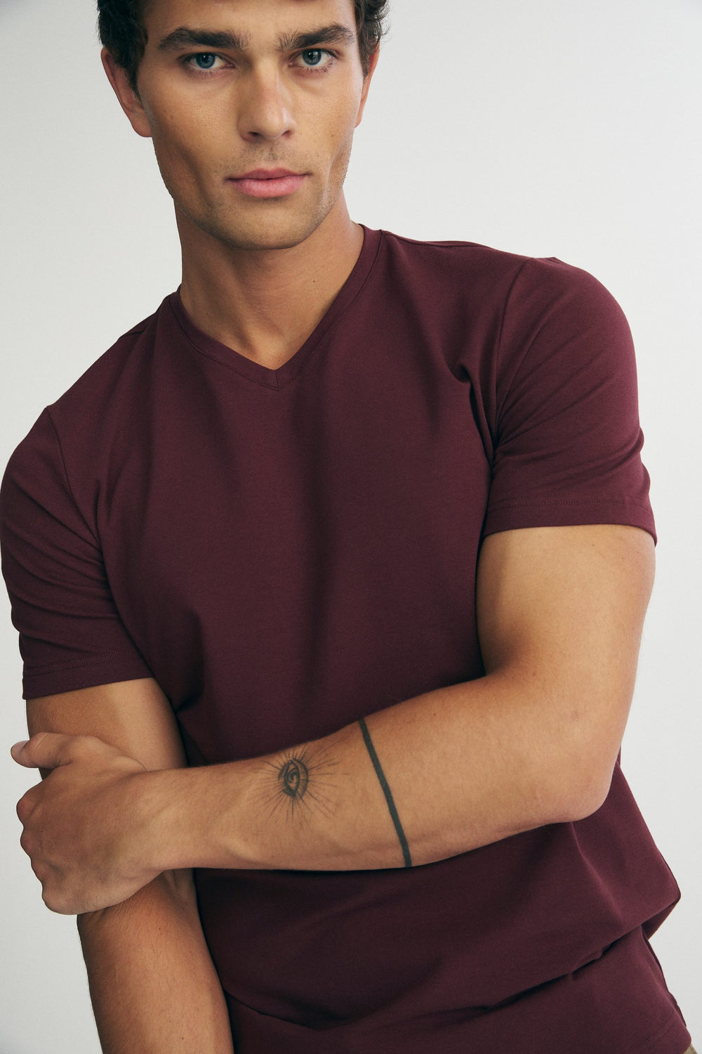 T-shirt essentiel col V