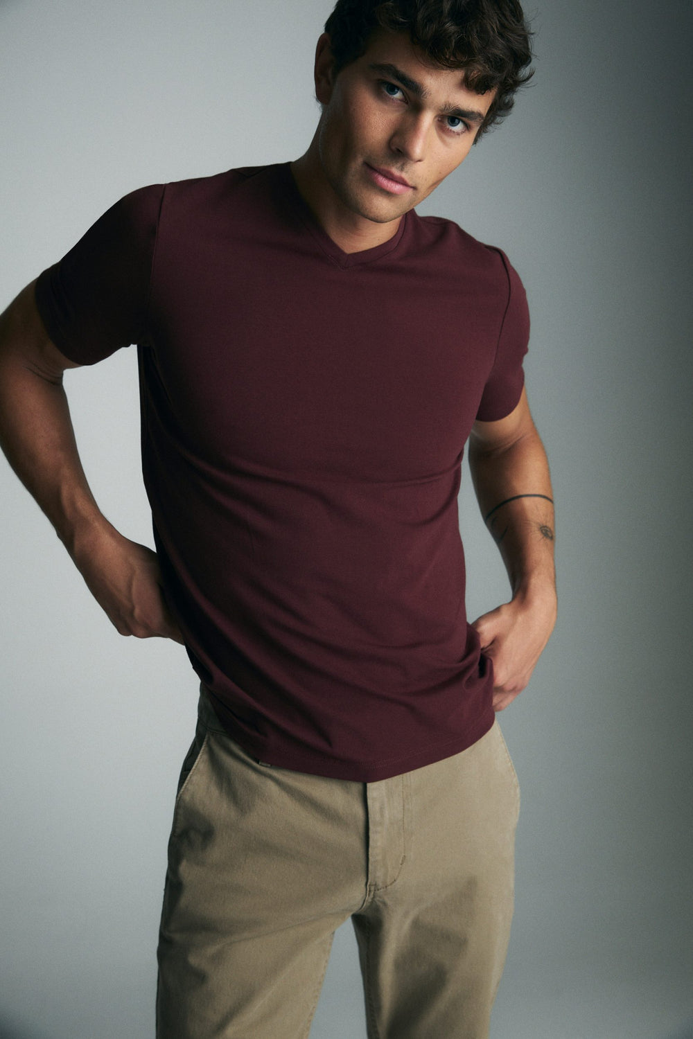 T-shirt essentiel col V