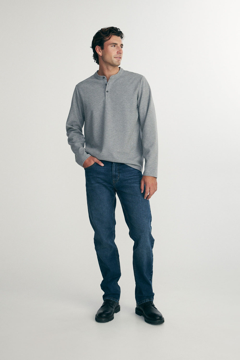 T-shirt henley à tissu côtelé