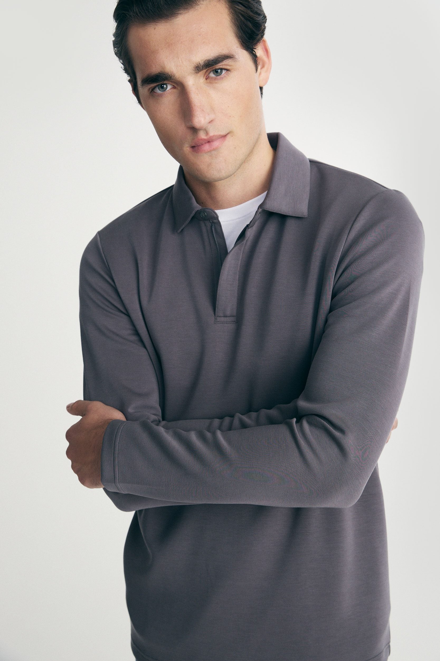 Sweater with concealed zipper